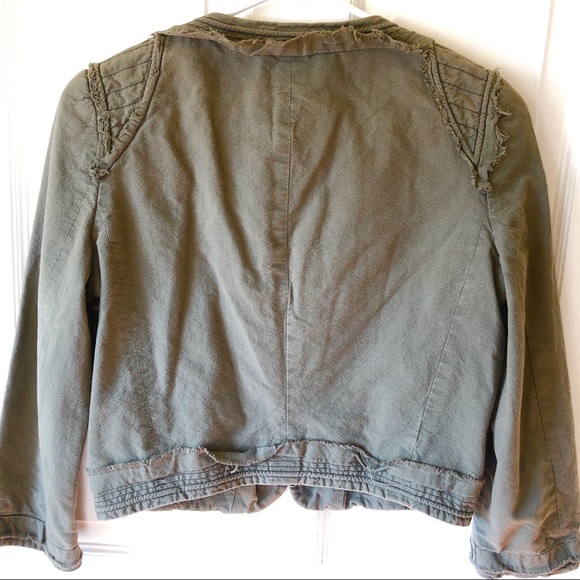 Elizabeth and James Cropped Military Green Jacket - Picture 4 of 10